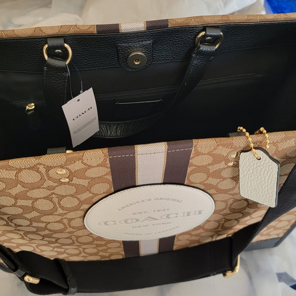NWT $450 Dempsey Tote 40 In Signature Jacquard With Stripe And Coach Patch - Picture 2 of 13